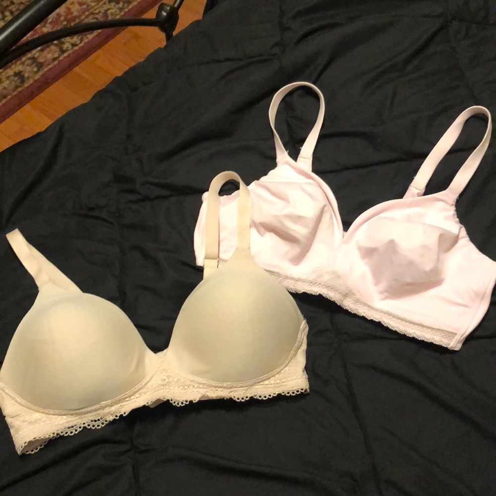 Set of two Warner’s wireless bras 🎀